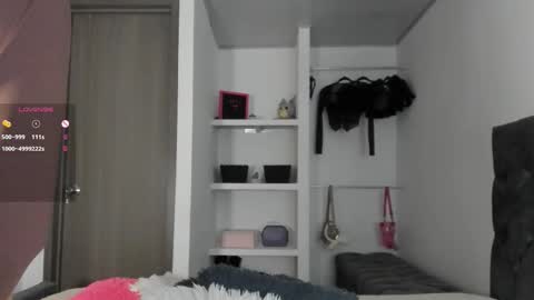 Snapshot of iamjulietaa chatting on October 9, 7:52 pm online show from October 9, 7:52 pm