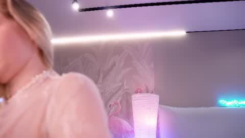 Nina  online show from June 24, 6:48 pm