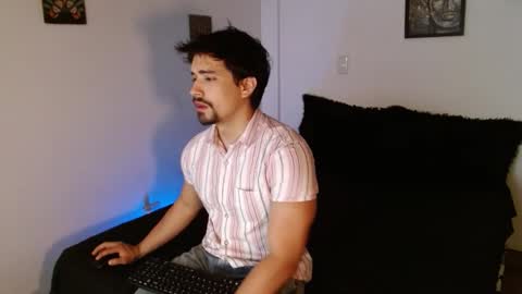 Ian Davis online show from November 22, 5:00 pm