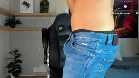ian_jacob online show from April 25, 5:31 am