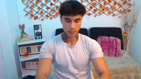 Ian  online show from May 29, 4:49 pm