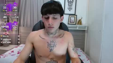 Snapshot of iancute_ chatting on October 19, 12:37 am ian online show from October 19, 12:37 am