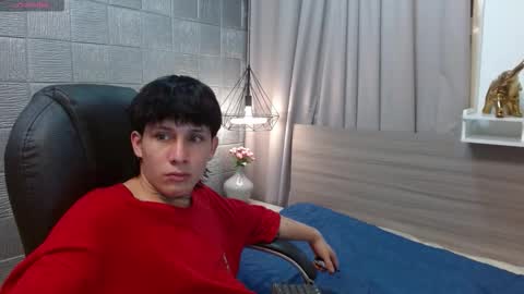 Snapshot of iancute_ chatting on October 15, 12:14 am ian online show from October 15, 12:14 am