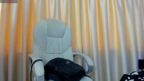 ian  online show from October 6, 11:28 am