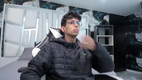 ibratxandy online show from April 17, 11:56 am