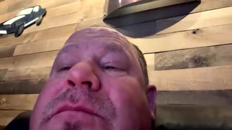 icanmakeyousquirt69 online show from June 1, 7:10 am