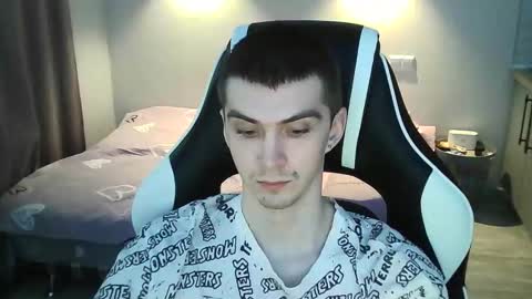 MAX online show from January 26, 11:50 am