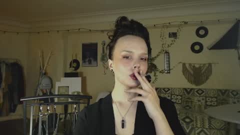 Nina online show from April 19, 9:39 pm