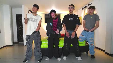 THOMAS AND DAMIAND online show from December 22, 12:45 pm