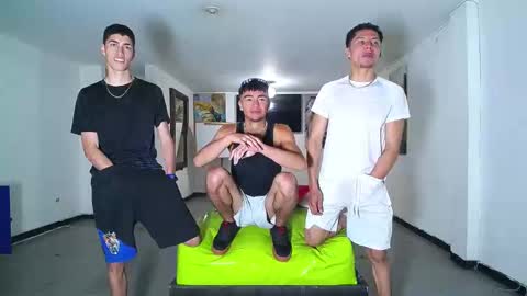 THOMAS AND DAMIAND online show from September 17, 1:25 pm