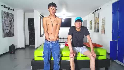 THOMAS AND DAMIAND online show from January 9, 1:50 pm