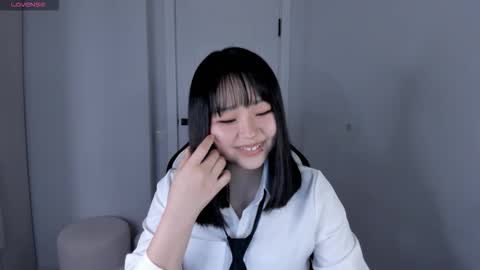 Hitomi   online show from January 8, 7:09 pm