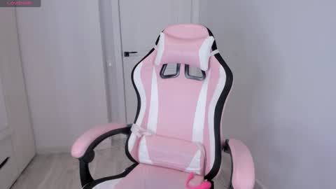 Hitomi   online show from February 3, 4:41 pm