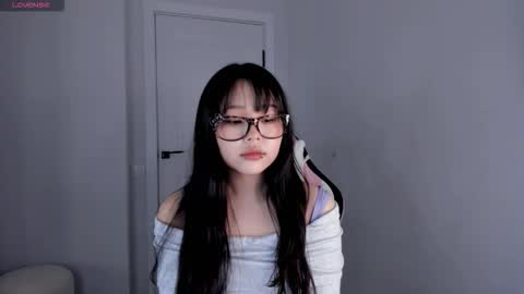 Hitomi   online show from October 1, 8:35 am