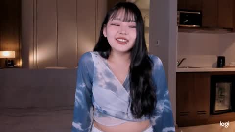 Hitomi   online show from March 9, 1:59 pm