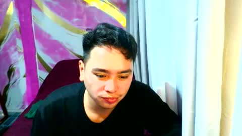 Snapshot of iconic_vince chatting on September 21, 12:31 pm iconic_vince online show from September 21, 12:31 pm