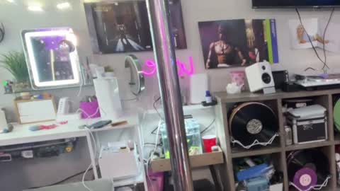 Snapshot of icyduo chatting on October 21, 9:47 am doubletrouble online show from October 21, 9:47 am