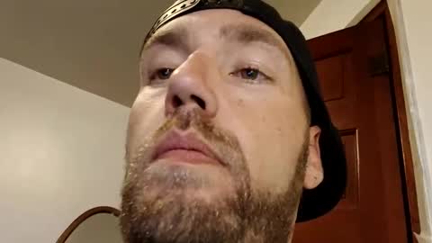 Snapshot of icyfucktoy chatting on November 2, 3:39 am icyfucktoy online show from November 2, 3:39 am