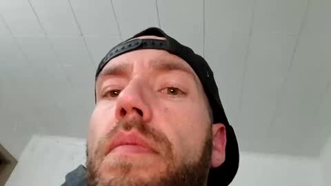 Snapshot of icyfucktoy chatting on December 30, 4:42 am icyfucktoy online show from December 30, 4:42 am