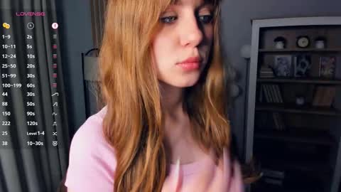 Snapshot of icyhoneybite chatting on October 14, 9:23 am Jane online show from October 14, 9:23 am