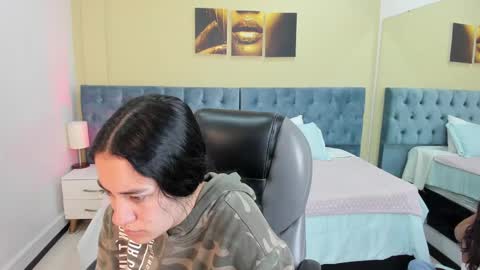 Snapshot of icysweetcam chatting on February 2, 11:51 am Icy online show from February 2, 11:51 am