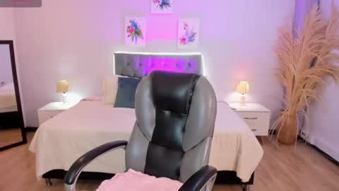 Icy online show from February 18, 11:54 am