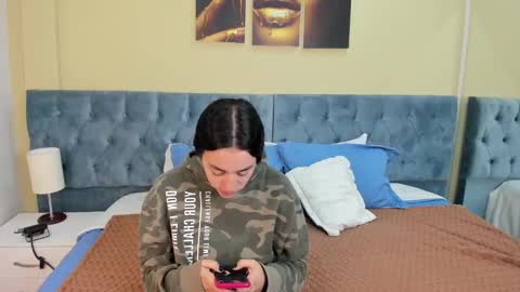 Snapshot of icysweetcam chatting on January 31, 11:35 am Icy online show from January 31, 11:35 am