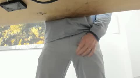 idfunguy2023 online show from November 18, 12:35 am