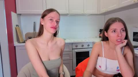 Snapshot of ihavepaws33 chatting on October 5, 8:56 am Julia and Mira online show from October 5, 8:56 am
