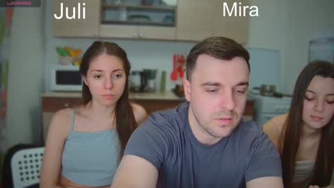 Snapshot of ihavepaws33 chatting on February 23, 3:18 pm Julia and Mira online show from February 23, 3:18 pm