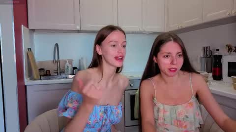 Snapshot of ihavepaws33 chatting on October 7, 11:17 am Julia and Mira online show from October 7, 11:17 am