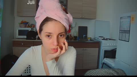 Snapshot of ihavepaws33 chatting on February 9, 8:21 am Julia and Mira online show from February 9, 8:21 am