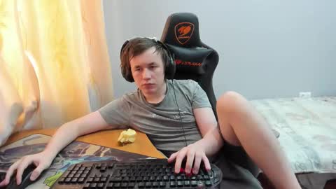 iliaskris online show from February 16, 8:01 am