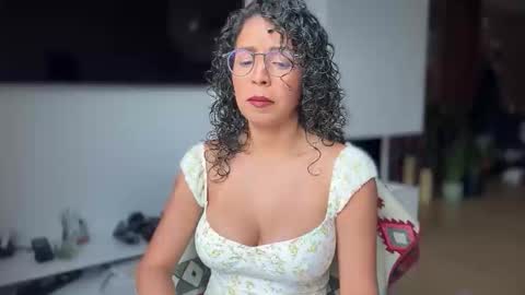 Kloe online show from November 17, 8:44 pm