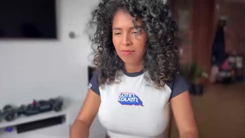 Kloe online show from December 5, 7:00 pm