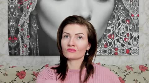 Snapshot of illegalbeauty87 chatting on January 21, 11:55 pm Ingrid or more easier...Miss GoDDess Mistress online show from January 21, 11:55 pm