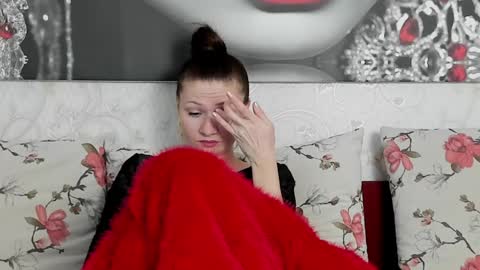 Snapshot of illegalbeauty87 chatting on January 27, 3:26 am Ingrid or more easier...Miss GoDDess Mistress online show from January 27, 3:26 am