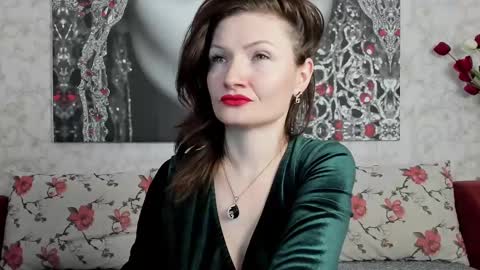 Snapshot of illegalbeauty87 chatting on February 23, 8:11 pm Ingrid or more easier...Miss GoDDess Mistress online show from February 23, 8:11 pm