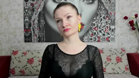 Snapshot of illegalbeauty87 chatting on January 26, 9:07 pm Ingrid or more easier...Miss GoDDess Mistress online show from January 26, 9:07 pm
