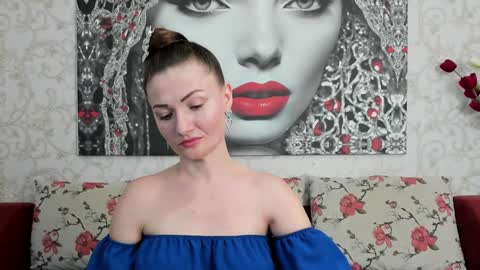 Snapshot of illegalbeauty87 chatting on February 1, 10:55 pm Ingrid or more easier...Miss GoDDess Mistress online show from February 1, 10:55 pm