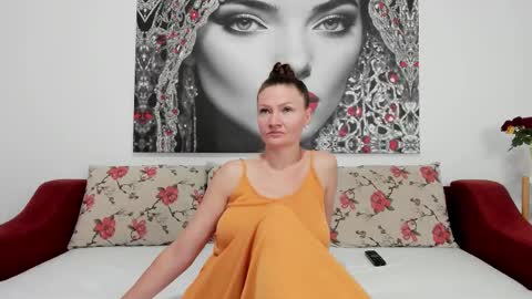 Snapshot of illegalbeauty87 chatting on September 11, 3:41 am Ingrid or more easier...Miss GoDDess Mistress online show from September 11, 3:41 am