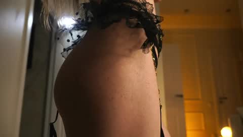 illona_harriss online show from May 2, 4:24 pm