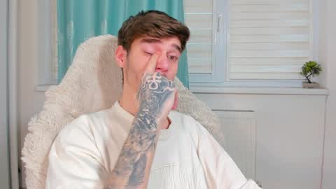 Snapshot of illusions888 chatting on February 6, 2:15 pm D-Illusion online show from February 6, 2:15 pm