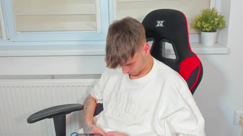 Snapshot of illusions888 chatting on December 12, 7:26 pm D-Illusion online show from December 12, 7:26 pm