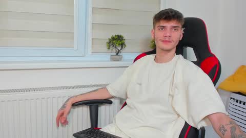 Snapshot of illusions888 chatting on December 15, 8:15 pm D-Illusion online show from December 15, 8:15 pm