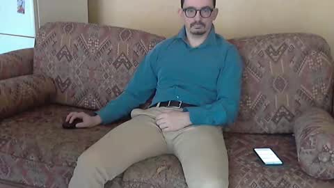 ilovecuteguy79 online show from April 17, 5:43 am