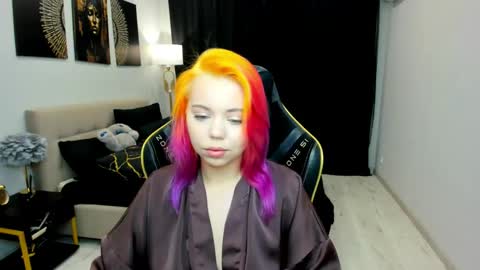 Roxy online show from June 3, 7:08 pm