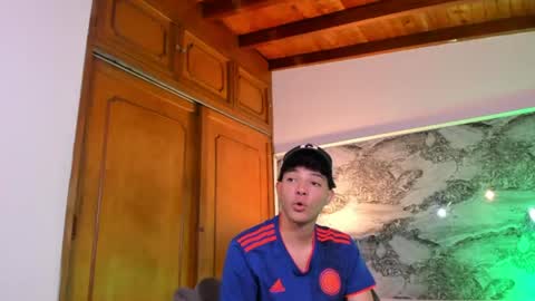 ANDRESRH  online show from June 12, 4:11 am