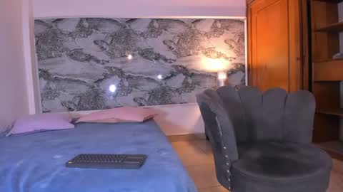 ANDRESRH  online show from June 18, 3:56 am