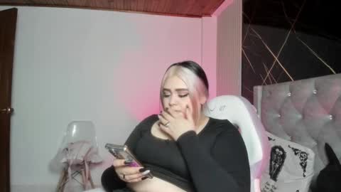 im_bunny__ online show from November 10, 11:35 am